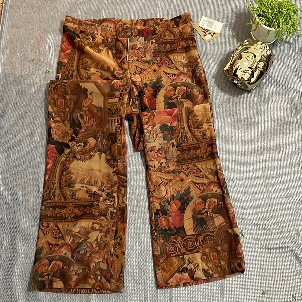 Ivy Jane pattern pants with murals